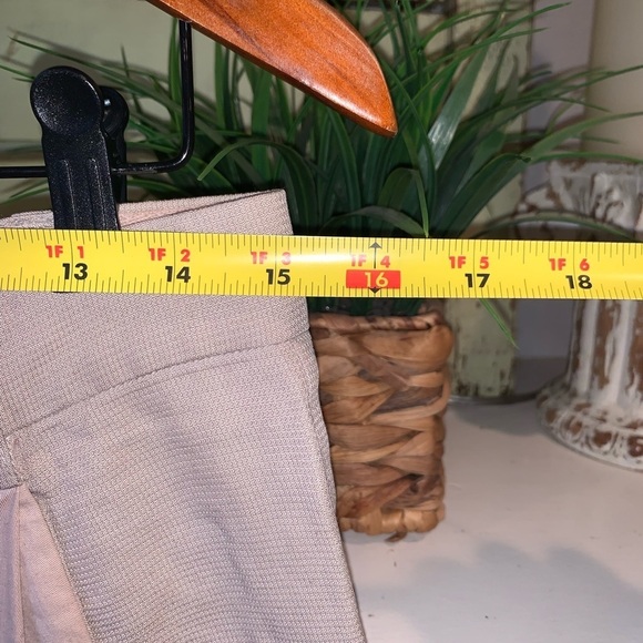 Henrik Vibskov Modal Cotton Tan Men’s Pleated Shorts Size Small 30” Waist - Picture 5 of 6